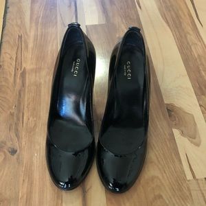 Gucci 100% authentic round toe patent leather pump